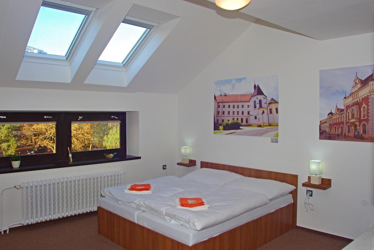 Hotel Pod Radnici Šumperk Kültér fotó