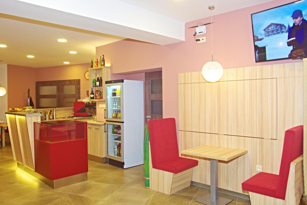 Hotel Pod Radnici Šumperk Kültér fotó