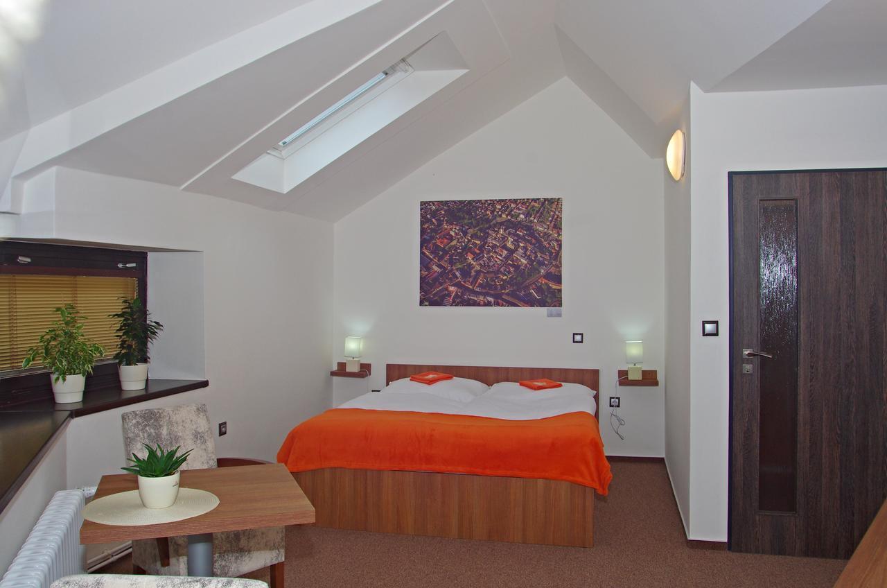 Hotel Pod Radnici Šumperk Kültér fotó