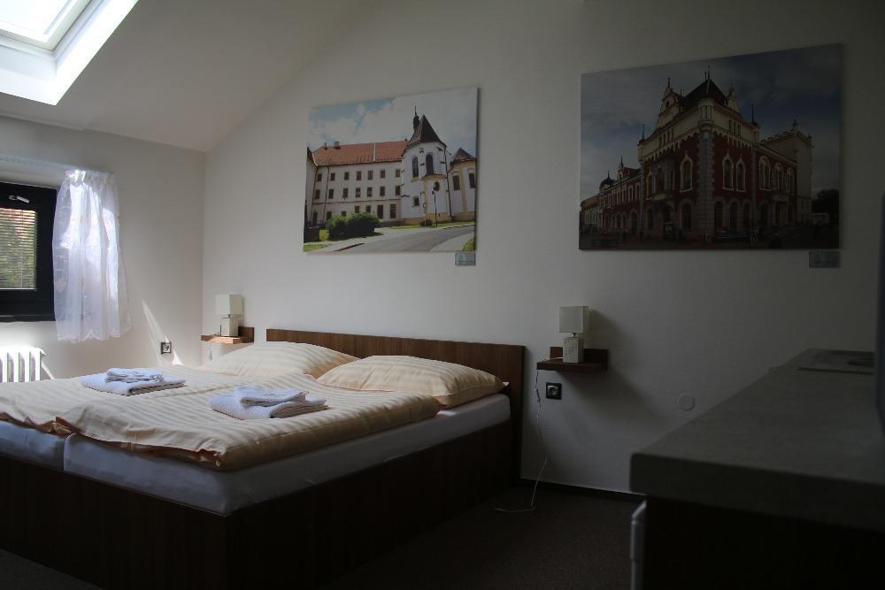 Hotel Pod Radnici Šumperk Kültér fotó
